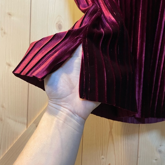 Tart maroon Velvet Spaghetti strap camisole tank | XSmall - Picture 4 of 7